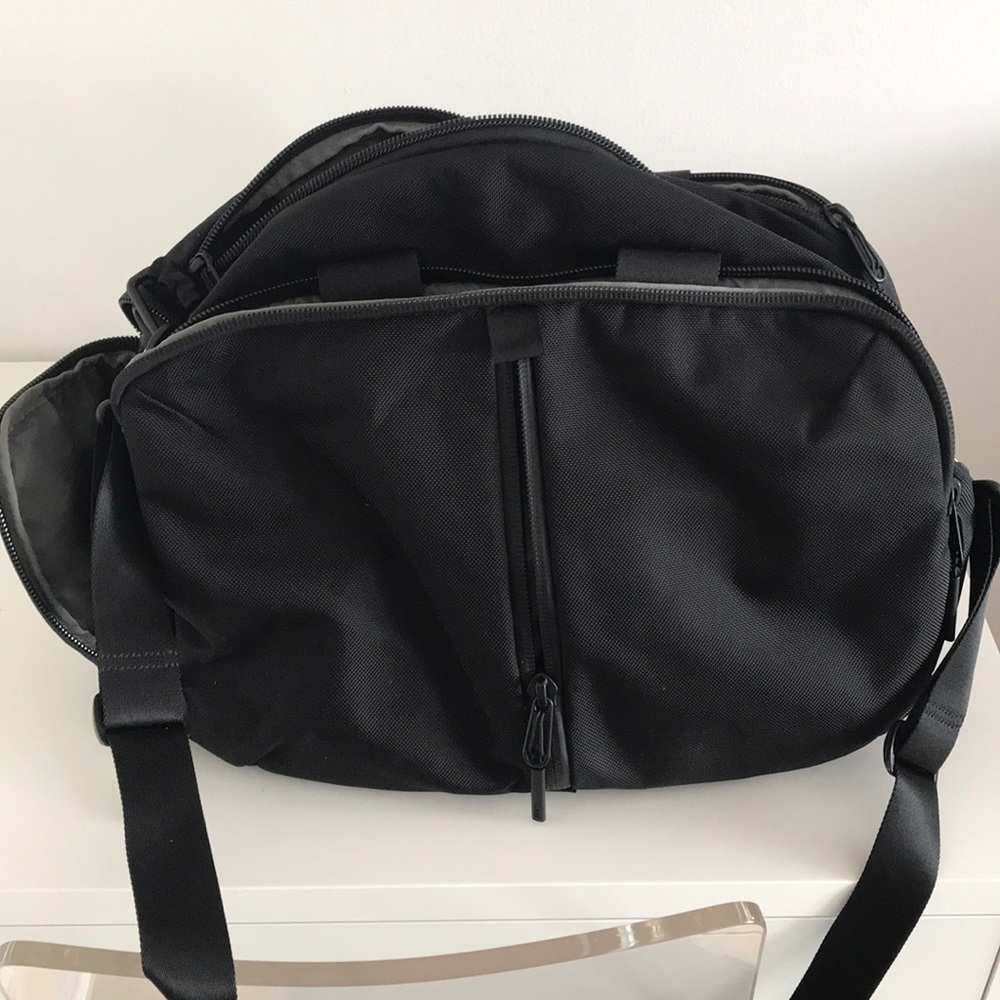 Like new Aer gym bag!